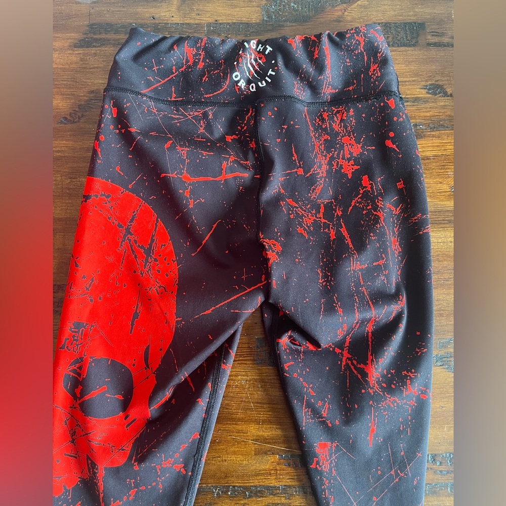 Fight Or Quit Women’s Skull Leggings